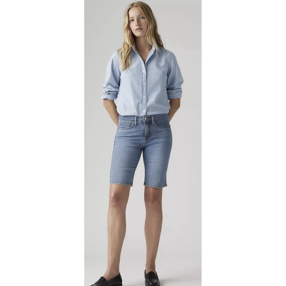 Levi's‎ Womens 314 Shaping Bermuda Shorts Medium Wash Blue Denim Size 26
